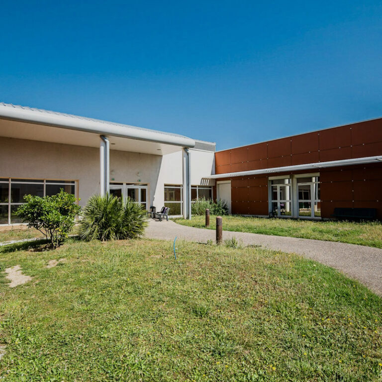 Header_Clinique-Jacqueline-Verdeau-Pailles—Unité-adultes clinique jacqueline verdeau paillès ussap